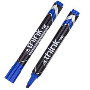 Marcador permanente Deli Think azul con punta cincel acrílica 1.5–5 mm. Ideal para escribir y rotular en oficina, hogar y centro de estudios. Presentación en caja de 12 piezas